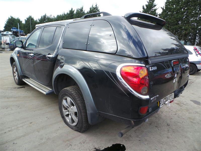 ФОТО Панель приборов для Mitsubishi L200  Ровно