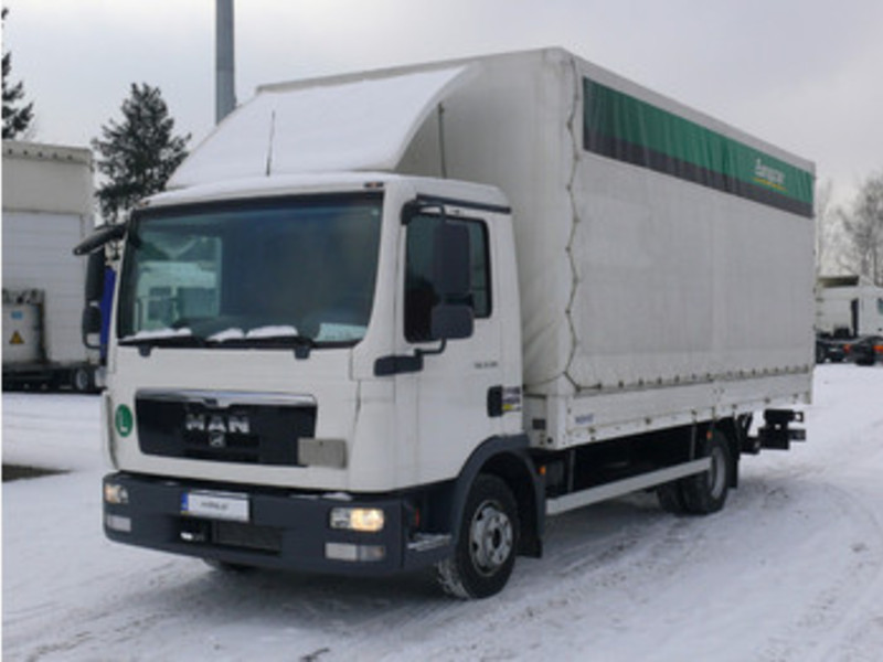 ФОТО Крыло переднее правое для MAN 8.180  Александрия