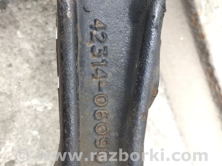 ФОТО Цапфа для Toyota Camry 30 XV30 (09.2001-03.2006) Киев
