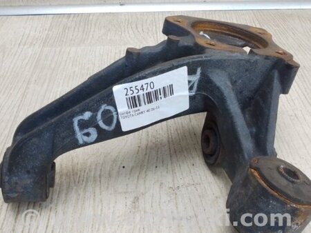 ФОТО Цапфа для Toyota Camry 40 XV40 (01.2006-07.2011) Киев