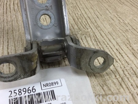 ФОТО Петля двері задньої лівої верхня для Nissan Sentra B16 Киев