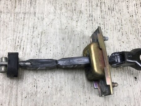 ФОТО Обмежувач дверей для Toyota Camry 30 XV30 (09.2001-03.2006) Киев