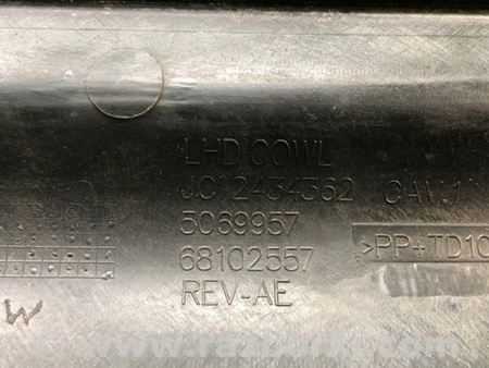 ФОТО Жабо під лобове скло (пластик) для Jeep Cherokee (2014-) Киев