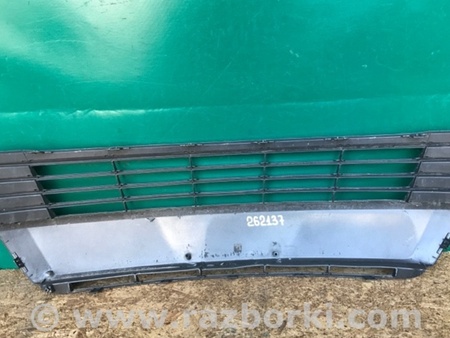 ФОТО Решітка переднього бампера для Toyota Corolla E170 Киев