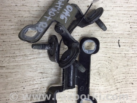 ФОТО Петля кришки багажника для Jeep Patriot (10-17) Киев
