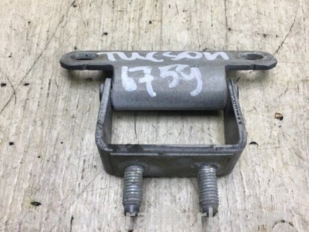 ФОТО Петля кришки багажника для Hyundai Tucson LM (09-15) Киев