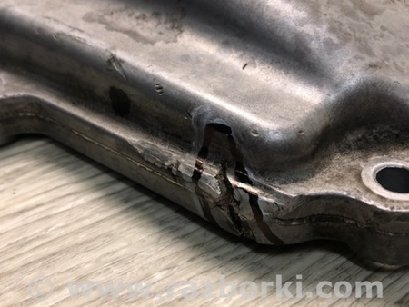 ФОТО Кришка клапанна для Toyota Camry 50 XV50 (08.2011-11.2014) Киев
