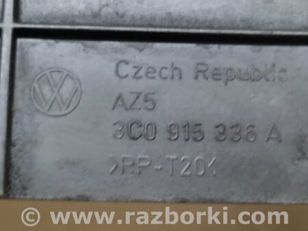 ФОТО Кришка акумулятора для Volkswagen Tiguan (11-17) Киев