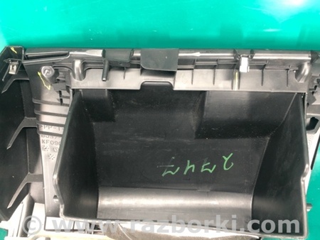 ФОТО Бардачок для Mazda 3 BM (2013-...) (III) Киев