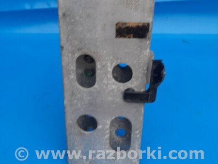 ФОТО Кронштейн підсилювач переднього бампера для Toyota Prius 30 (09-17) Киев