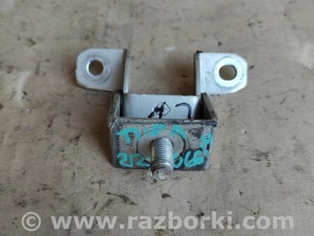 ФОТО Петля кришки багажника для Nissan Tiida/Versa C11 Киев