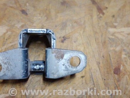ФОТО Петля двері для Mitsubishi L200 (06-14) Киев