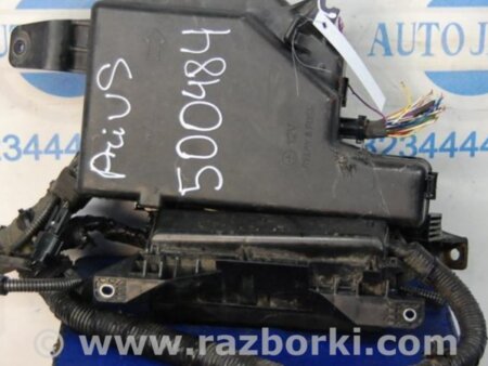 ФОТО Блок запобіжників для Toyota Prius 30 (09-17) Киев