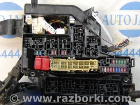 ФОТО Блок запобіжників для Toyota Prius 30 (09-17) Киев
