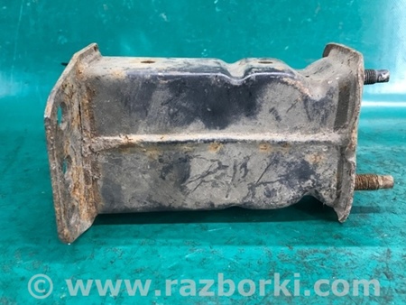 ФОТО Кронштейн підсилювач переднього бампера для Toyota Sequoia (01-07) Киев