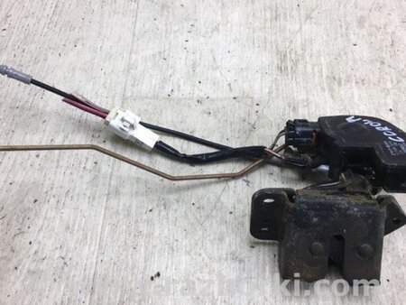 ФОТО Замок кришки багажника для Toyota Corolla E120 (08.2000-02.2007) Киев