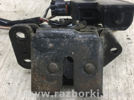 ФОТО Замок кришки багажника для Toyota Corolla E120 (08.2000-02.2007) Киев