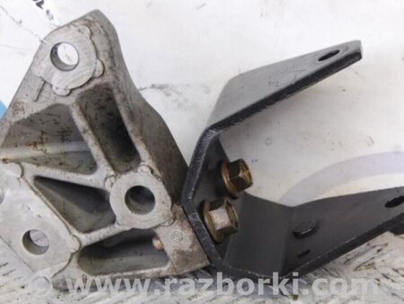 ФОТО Кронштейн крепления КПП для Nissan X-Trail T30 (2001-2008) Киев