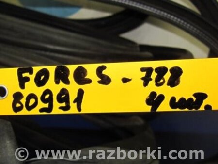 ФОТО Ущільнювач дверей для Subaru Forester SH Киев