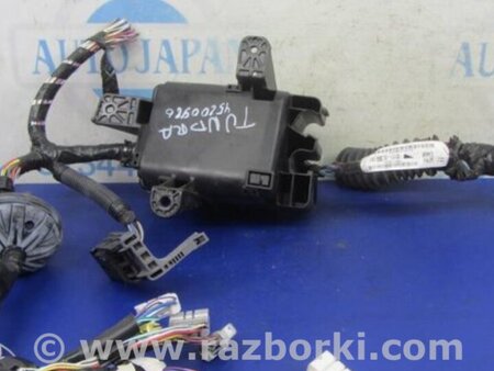 ФОТО Блок запобіжників для Toyota Tundra (2013-) Киев