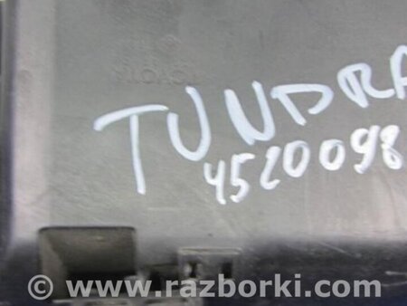 ФОТО Блок запобіжників для Toyota Tundra (2013-) Киев
