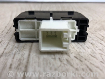 ФОТО Кнопка аварійної сигналізації для Volkswagen Passat B8 (07.2014-...) Киев