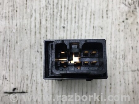 ФОТО Кнопка стеклоподъемника дверная для Hyundai Tucson LM (09-15) Киев