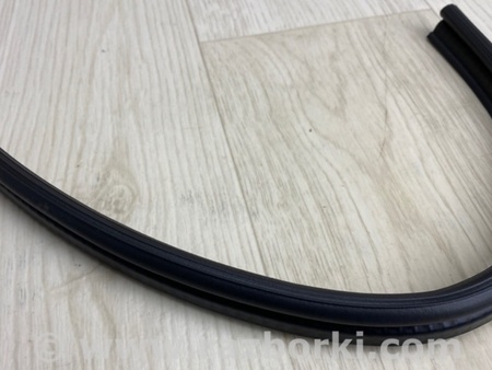 ФОТО Ущільнювач капота для Infiniti M25/M37/M56/Q70/M35H Киев