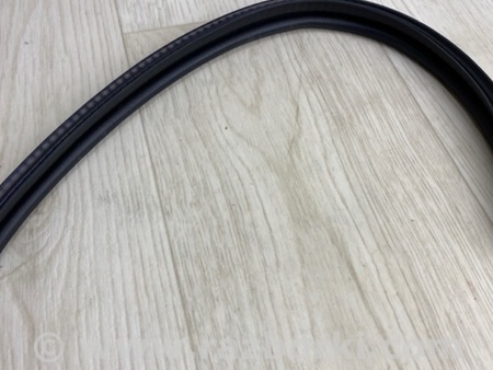 ФОТО Ущільнювач капота для Infiniti M25/M37/M56/Q70/M35H Киев