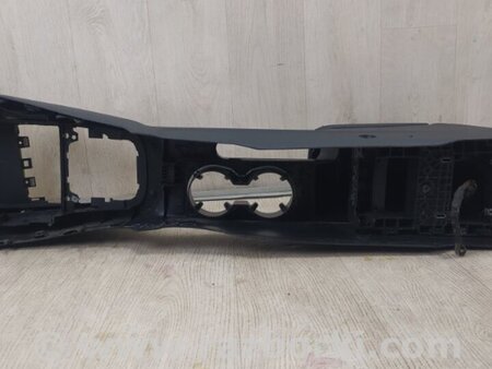 ФОТО Консоль центральная для Volkswagen Jetta USA (10-17) Киев