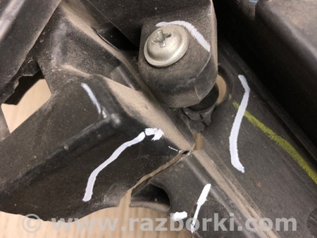 ФОТО Решітка радіатора для Mazda 3 BM (2013-...) (III) Киев