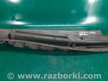 ФОТО Жабо під лобове скло (пластик) для Toyota Yaris (05-11) Киев