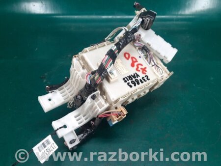 ФОТО Блок запобіжників салону для Toyota Yaris (05-11) Киев