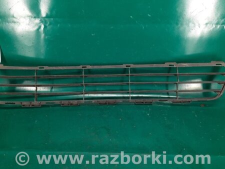 ФОТО Решітка переднього бампера для Toyota Yaris (05-11) Киев