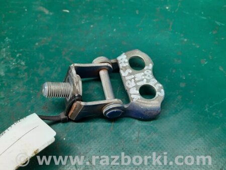 ФОТО Петля кришки багажника для Toyota Yaris (05-11) Киев
