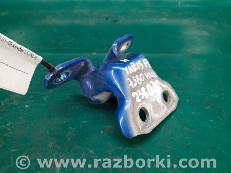 ФОТО Петля двері задньої лівої нижня для Toyota Yaris (05-11) Киев