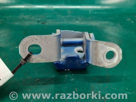 ФОТО Петля двері задньої лівої нижня для Toyota Yaris (05-11) Киев
