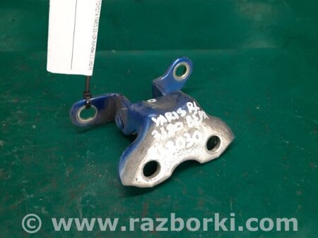 ФОТО Петля двері задньої лівої верхня для Toyota Yaris (05-11) Киев