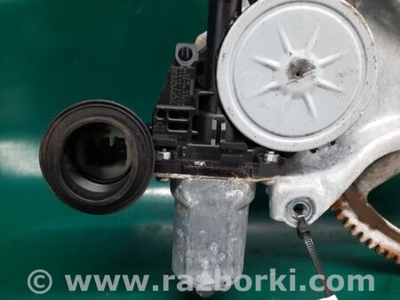 ФОТО Склопідйомник для Toyota Matrix (08-14) Киев