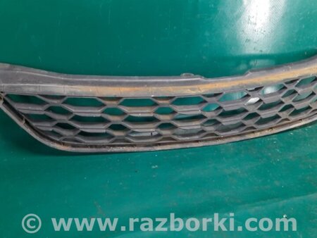 ФОТО Решітка переднього бампера для Toyota Matrix (08-14) Киев