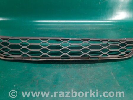 ФОТО Решітка переднього бампера для Toyota Matrix (08-14) Киев