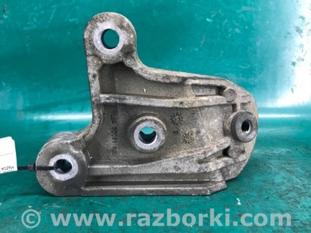 ФОТО Кронштейн крепления КПП для Mazda Tribute Киев