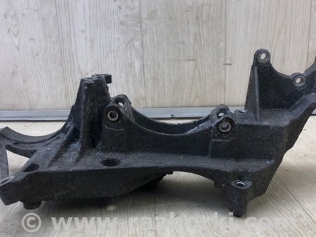 ФОТО Кронштейн крепления генератора для Volkswagen Jetta USA (10-17) Киев