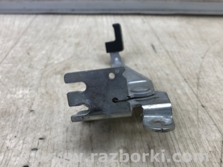 ФОТО Ручка открывания лючка бензобака для Suzuki Swift Киев
