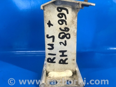 ФОТО Кронштейн підсилювач переднього бампера для Toyota Prius Plus (11-14) Киев