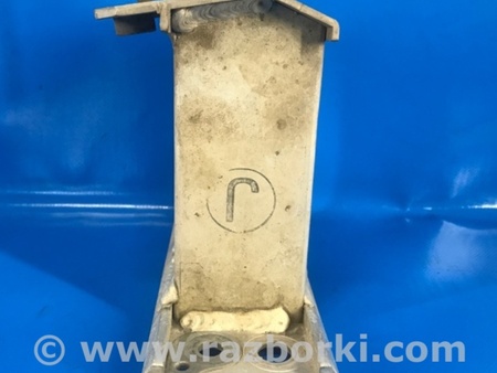 ФОТО Кронштейн підсилювач переднього бампера для Toyota Prius Plus (11-14) Киев