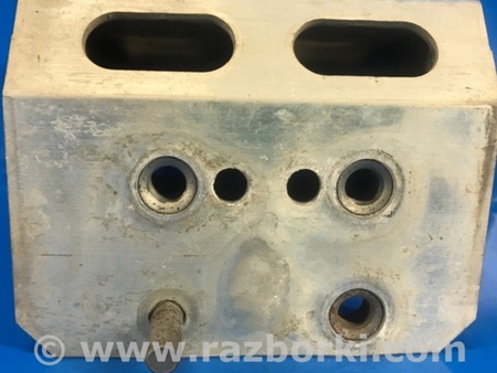 ФОТО Кронштейн підсилювач переднього бампера для Toyota Prius Plus (11-14) Киев