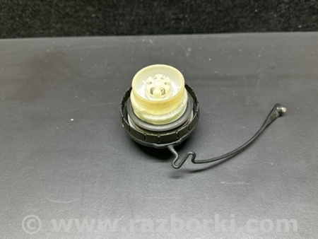 ФОТО Кришка паливного бака для Toyota Aqua (2011-2015) Киев