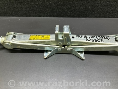 ФОТО Домкрат для Toyota Aqua (2011-2015) Киев