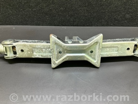 ФОТО Домкрат для Toyota Aqua (2011-2015) Киев